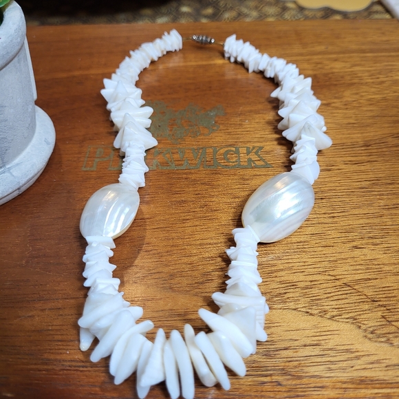 Vintage Mother of Pearl and Puka Shell Necklace - Picture 13 of 16